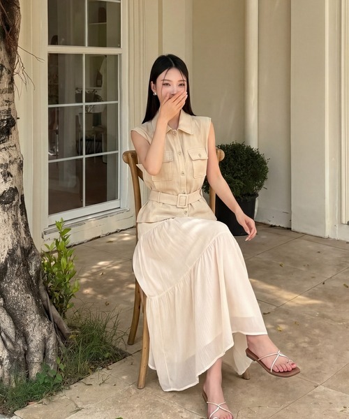 DRESS PLUS(ドレスプラス)の「ベルテッド ブラウス&ティアードスカート セットアップ(セットアップ・レディース・オートミール/ライトグレー・M/L)」の16枚目の写真