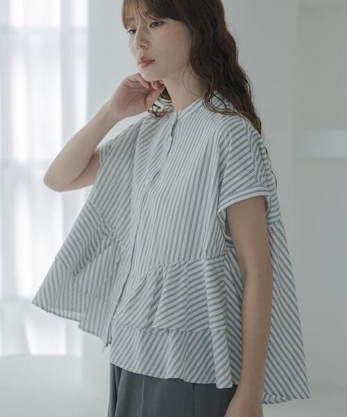 URBAN RESEARCH Sonny Label(アーバンリサーチサニーレーベル)の「『WEB限定』バンドカラーフリルストライプ半袖シャツ(シャツ/ブラウス・レディース・ブルー系その他/ブラウン系その他/ホワイト系その他・FREE)」の4枚目の写真
