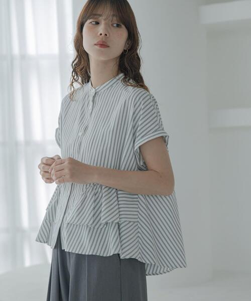 URBAN RESEARCH Sonny Label(アーバンリサーチサニーレーベル)の「『WEB限定』バンドカラーフリルストライプ半袖シャツ(シャツ/ブラウス・レディース・ブルー系その他/ブラウン系その他/ホワイト系その他・FREE)」の6枚目の写真