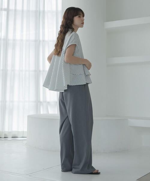 URBAN RESEARCH Sonny Label(アーバンリサーチサニーレーベル)の「『WEB限定』バンドカラーフリルストライプ半袖シャツ(シャツ/ブラウス・レディース・ブルー系その他/ブラウン系その他/ホワイト系その他・FREE)」の9枚目の写真