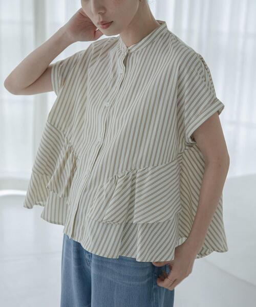 URBAN RESEARCH Sonny Label(アーバンリサーチサニーレーベル)の「『WEB限定』バンドカラーフリルストライプ半袖シャツ(シャツ/ブラウス・レディース・ブルー系その他/ブラウン系その他/ホワイト系その他・FREE)」の13枚目の写真