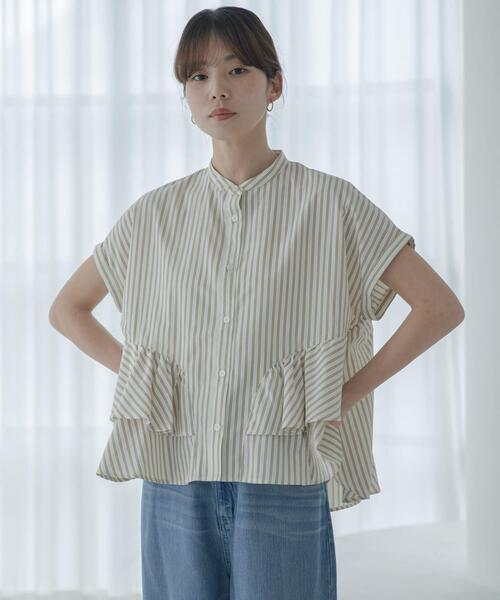 URBAN RESEARCH Sonny Label(アーバンリサーチサニーレーベル)の「『WEB限定』バンドカラーフリルストライプ半袖シャツ(シャツ/ブラウス・レディース・ブルー系その他/ブラウン系その他/ホワイト系その他・FREE)」の14枚目の写真