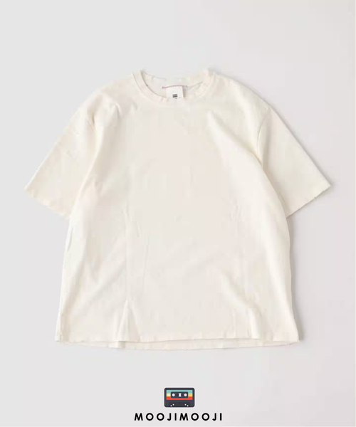 JOURNAL STANDARD(ジャーナルスタンダード)の「MOOJI MOOJI / ム―ジ ム―ジ オーバーサイズ エイジド クロップ Tシャツ(Tシャツ/カットソー・メンズ・パープル/ホワイト系その他/ブラック/エメラルドブルー/レッド・LARGE/MEDIUM)」の2枚目の写真
