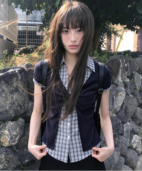 gossip!ロサンゼルス(ゴシップロサンゼルス)の「Y2Kチェック柄シャツ レイヤード風 フロントツイスト 半袖カットソー(Tシャツ/カットソー・レディース・チェック・M)」の1枚目の写真