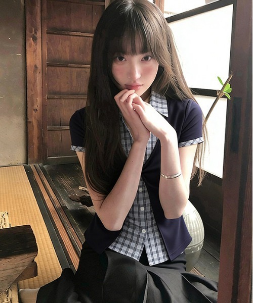 gossip!ロサンゼルス(ゴシップロサンゼルス)の「Y2Kチェック柄シャツ レイヤード風 フロントツイスト 半袖カットソー(Tシャツ/カットソー・レディース・チェック・M)」の7枚目の写真