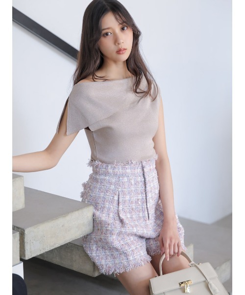SNIDEL(スナイデル)の「アシメデザインニットプルオーバー(ニット/セーター・レディース・ホワイト/ブラック/ライム/ライトベージュ・F)」の5枚目の写真