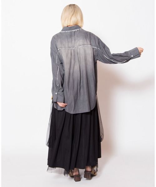 OSMOSIS（オズモーシス）の「シアーデニムシャツ（シャツ/ブラウス・レディース・ブラック/ブルー・ONE SIZE）」の11枚目の写真