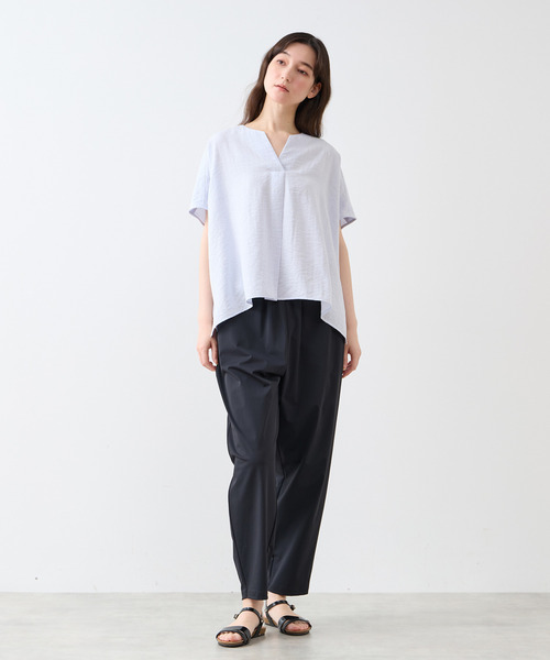 LOGEMENT DE CLAIRE(ロジュモンドクレール)の「キーネックブラウス(シャツ/ブラウス・レディース・グレー/オフホワイト/サックスブルー・FREE)」の9枚目の写真