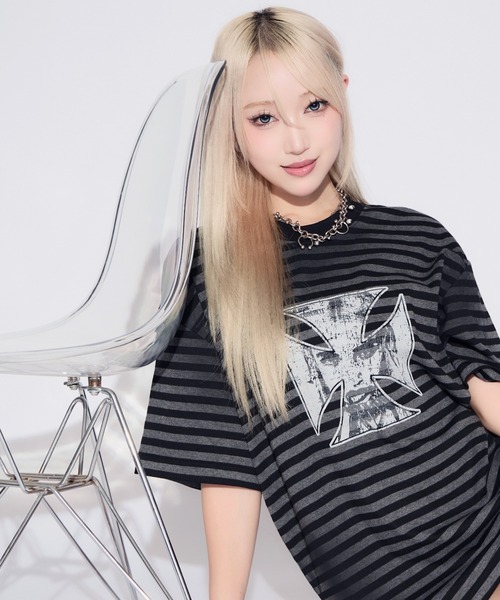 tinkerend(ティンカーエンド)の「Vintage Border Cross Big T-shirt / ヴィンテージボーダークロスビッグTシャツ(Tシャツ/カットソー・レディース・ブラック・FREE)」の9枚目の写真
