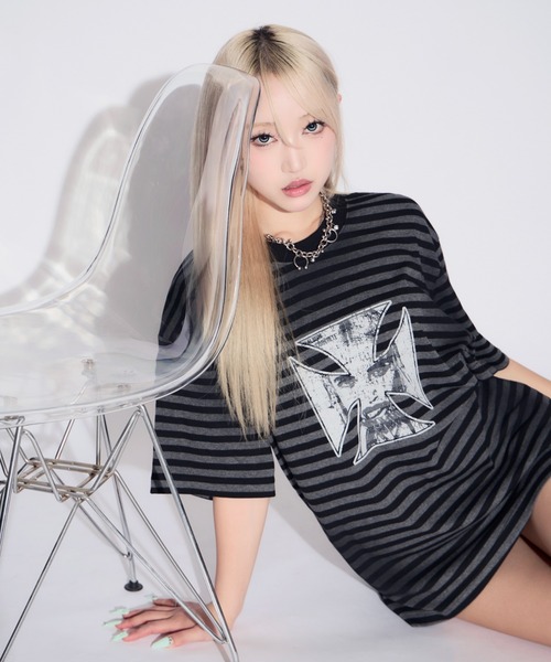 tinkerend(ティンカーエンド)の「Vintage Border Cross Big T-shirt / ヴィンテージボーダークロスビッグTシャツ(Tシャツ/カットソー・レディース・ブラック・FREE)」の10枚目の写真
