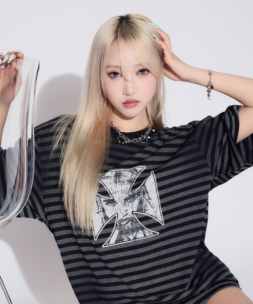 tinkerend(ティンカーエンド)の「Vintage Border Cross Big T-shirt / ヴィンテージボーダークロスビッグTシャツ(Tシャツ/カットソー・レディース・ブラック・FREE)」の8枚目の写真