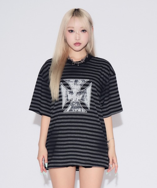 tinkerend(ティンカーエンド)の「Vintage Border Cross Big T-shirt / ヴィンテージボーダークロスビッグTシャツ(Tシャツ/カットソー・レディース・ブラック・FREE)」の13枚目の写真