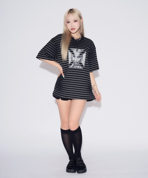tinkerend(ティンカーエンド)の「Vintage Border Cross Big T-shirt / ヴィンテージボーダークロスビッグTシャツ(Tシャツ/カットソー・レディース・ブラック・FREE)」の12枚目の写真