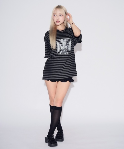 tinkerend(ティンカーエンド)の「Vintage Border Cross Big T-shirt / ヴィンテージボーダークロスビッグTシャツ(Tシャツ/カットソー・レディース・ブラック・FREE)」の2枚目の写真
