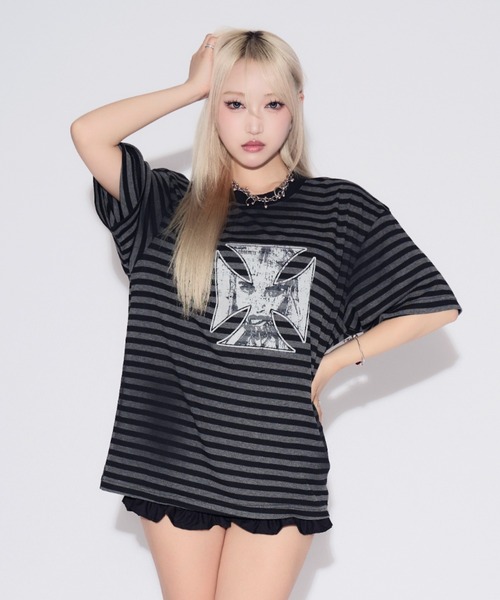 tinkerend(ティンカーエンド)の「Vintage Border Cross Big T-shirt / ヴィンテージボーダークロスビッグTシャツ(Tシャツ/カットソー・レディース・ブラック・FREE)」の14枚目の写真