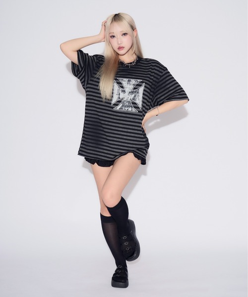 tinkerend(ティンカーエンド)の「Vintage Border Cross Big T-shirt / ヴィンテージボーダークロスビッグTシャツ(Tシャツ/カットソー・レディース・ブラック・FREE)」の3枚目の写真