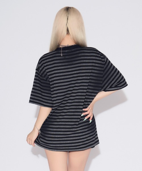 tinkerend(ティンカーエンド)の「Vintage Border Cross Big T-shirt / ヴィンテージボーダークロスビッグTシャツ(Tシャツ/カットソー・レディース・ブラック・FREE)」の7枚目の写真