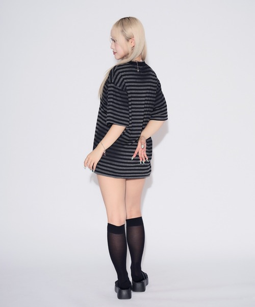 tinkerend(ティンカーエンド)の「Vintage Border Cross Big T-shirt / ヴィンテージボーダークロスビッグTシャツ(Tシャツ/カットソー・レディース・ブラック・FREE)」の4枚目の写真