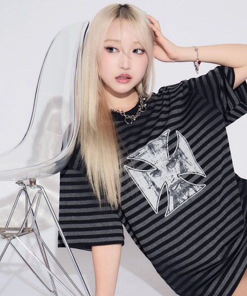 tinkerend(ティンカーエンド)の「Vintage Border Cross Big T-shirt / ヴィンテージボーダークロスビッグTシャツ(Tシャツ/カットソー・レディース・ブラック・FREE)」の16枚目の写真