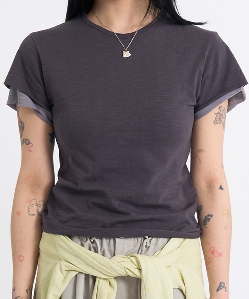raucohouse(ラウコハウス)の「レイヤード半袖クロップドTシャツ(Tシャツ/カットソー・レディース・カーキ/チャコール/ネイビー・FREE)」の5枚目の写真