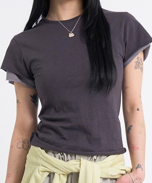 raucohouse(ラウコハウス)の「レイヤード半袖クロップドTシャツ(Tシャツ/カットソー・レディース・カーキ/チャコール/ネイビー・FREE)」の4枚目の写真