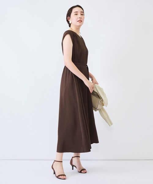 NOLLEY’S(ノーリーズ)の「《UVカット》ウォッシャブルVネックギャザーワンピース(ワンピース・レディース・ブラウン/ブラック・36/38)」の3枚目の写真