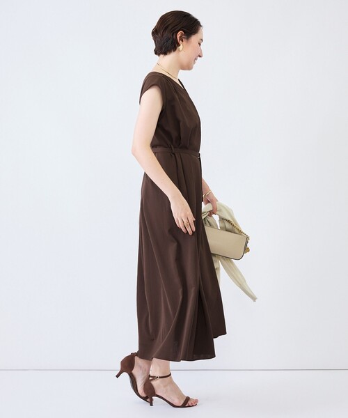 NOLLEY’S(ノーリーズ)の「《UVカット》ウォッシャブルVネックギャザーワンピース(ワンピース・レディース・ブラウン/ブラック・36/38)」の8枚目の写真
