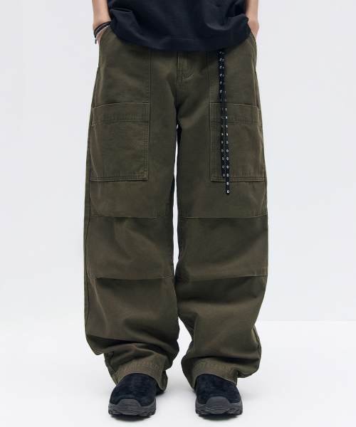 MAISON MINED(メゾンミネド)の「PARACHUTE VELCRO PANTS KHAKI(その他パンツ・メンズ・その他・SMALL/MEDIUM/LARGE)」の2枚目の写真