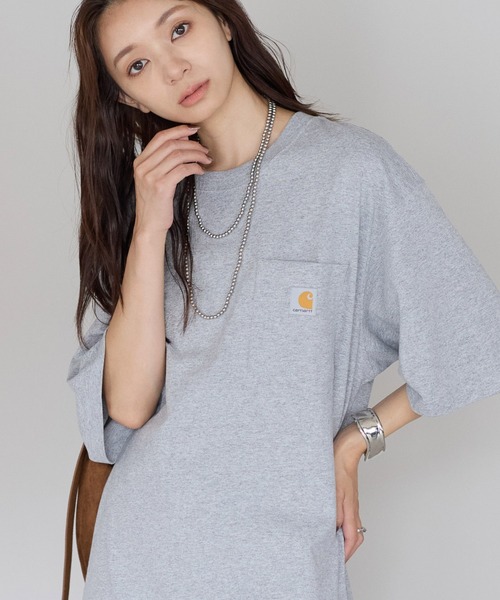 Carhartt(カーハート)の「【Carhartt/カーハート】ヘビーウェイト オーバーサイズ ポケットTシャツ ユニセックス コットン 半袖Tシャツ(Tシャツ/カットソー・レディース・ブラック/チャコールグレー/ベージュ/ホワイト/ネイビー/グレー・L/M/XL)」の4枚目の写真