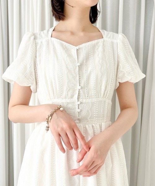 an another angelus(アンアナザーアンジェラス)の「コルセット切り替えレース柄刺繍ワンピース/fint フィント(ワンピース・レディース・オフホワイト・FREE)」の9枚目の写真