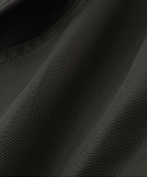 AVIREX(アヴィレックス)の「《WEB&DEPOT限定》MA-1 REMODEL MARKⅡ(ミリタリージャケット・レディース・ロイヤルブルー/ブラック/チャコールグレー/セージグリーン・F)」の17枚目の写真