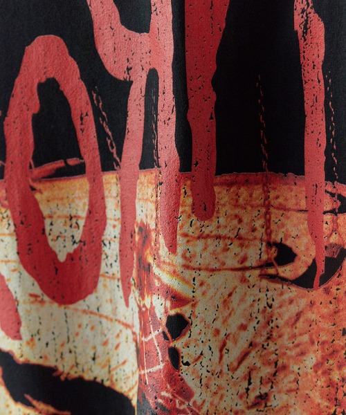 ROOPTOKYO(ループトウキョウ)の「KORN/コーン UNISEX T-SHIRT: SHADOW PLAYGROUND (BLACK) バンドTシャツ プリントTシャツ 半袖 クルーネック ロック ストリート メンズ レディース 秋 秋服 2026年秋冬(Tシャツ/カットソー・メンズ・ブラック・S/M/L/XL)」の7枚目の写真