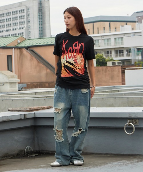 ROOPTOKYO(ループトウキョウ)の「KORN/コーン UNISEX T-SHIRT: SHADOW PLAYGROUND (BLACK) バンドTシャツ プリントTシャツ 半袖 クルーネック ロック ストリート メンズ レディース 秋 秋服 2026年秋冬(Tシャツ/カットソー・メンズ・ブラック・S/M/L/XL)」の12枚目の写真