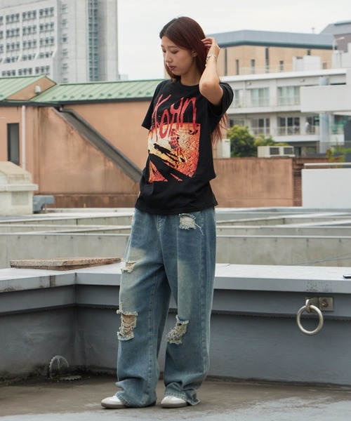 ROOPTOKYO(ループトウキョウ)の「KORN/コーン UNISEX T-SHIRT: SHADOW PLAYGROUND (BLACK) バンドTシャツ プリントTシャツ 半袖 クルーネック ロック ストリート メンズ レディース 秋 秋服 2026年秋冬(Tシャツ/カットソー・メンズ・ブラック・S/M/L/XL)」の13枚目の写真