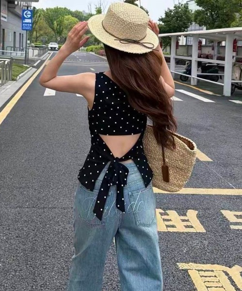 AsheKsha(アシクシャ)の「水玉ドットのノースリーブバックストラップトップ(タンクトップ・レディース・ブラック・M)」の10枚目の写真