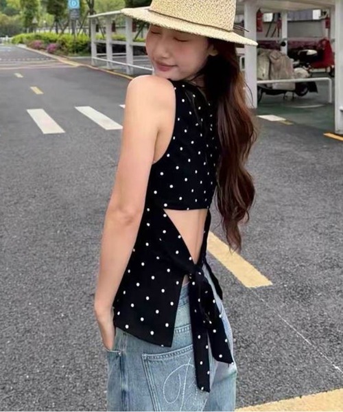 AsheKsha(アシクシャ)の「水玉ドットのノースリーブバックストラップトップ(タンクトップ・レディース・ブラック・M)」の14枚目の写真