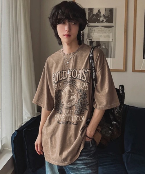 NOWLE(ノウル)の「【NOWLE】ピグメント加工 ヴィンテージライク サーフグラフィック 半袖 Tシャツ / プリント Tシャツ(Tシャツ/カットソー・メンズ・ブラウン・MEDIUM/LARGE/SMALL/X-LARGE)」の1枚目の写真
