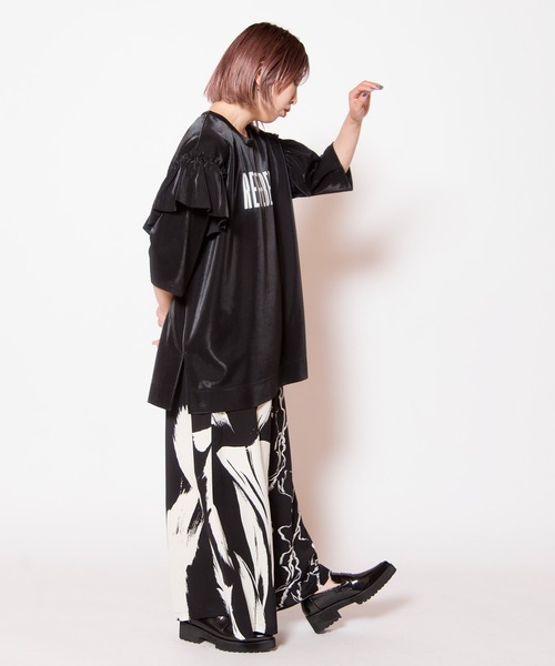 OSMOSIS(オズモーシス)の「プリント切替フレアーパンツ(デニムパンツ・レディース・ブラック/ホワイト・ONE SIZE)」の17枚目の写真
