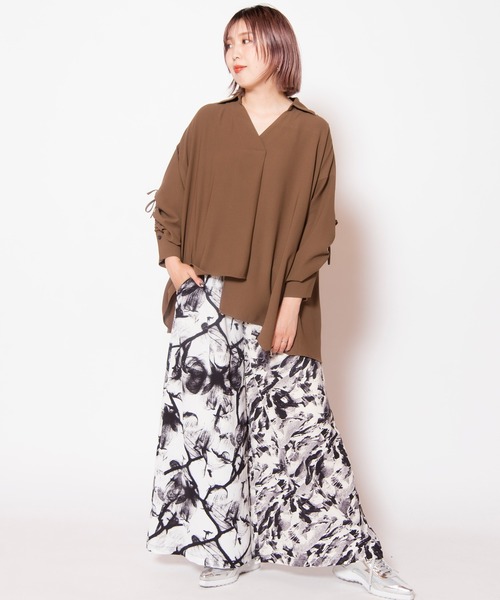 OSMOSIS(オズモーシス)の「プリント切替フレアーパンツ(デニムパンツ・レディース・ブラック/ホワイト・ONE SIZE)」の20枚目の写真