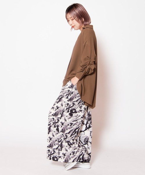 OSMOSIS(オズモーシス)の「プリント切替フレアーパンツ(デニムパンツ・レディース・ブラック/ホワイト・ONE SIZE)」の21枚目の写真