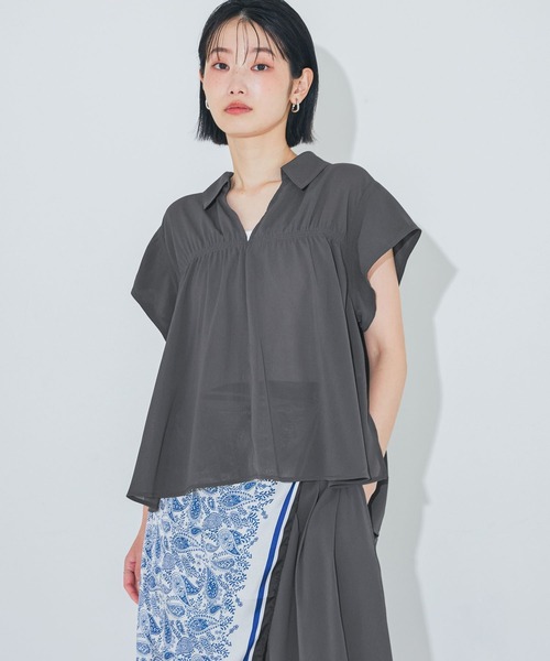LAKOLE(ラコレ)の「<多機能ウェア>シアー楊柳シャツ / 888994(シャツ/ブラウス・レディース・ペールイエロー/モカ/チャコール・FREE)」の2枚目の写真
