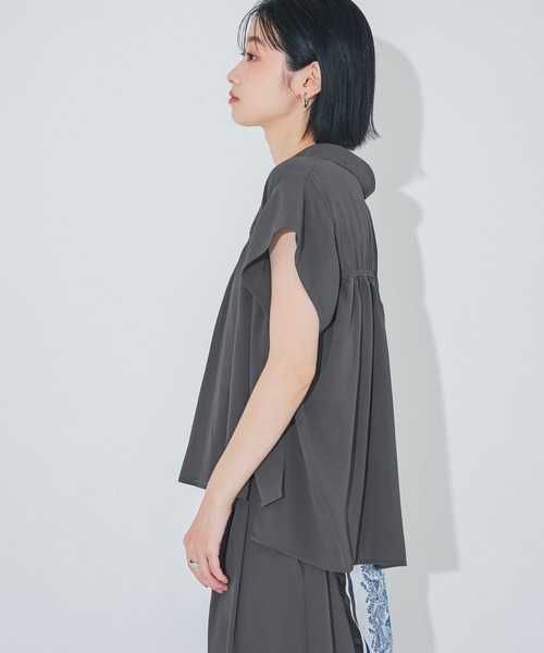 LAKOLE(ラコレ)の「<多機能ウェア>シアー楊柳シャツ / 888994(シャツ/ブラウス・レディース・ペールイエロー/モカ/チャコール・FREE)」の13枚目の写真