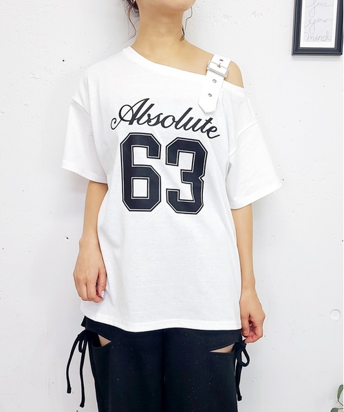 FUN（ファン）の「ナンバリングワンショル（Tシャツ/カットソー・レディース・カモフラージュ/レッド/ホワイト/ブラック・FREE）」の2枚目の写真