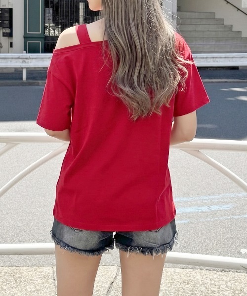 FUN（ファン）の「ナンバリングワンショル（Tシャツ/カットソー・レディース・カモフラージュ/レッド/ホワイト/ブラック・FREE）」の6枚目の写真