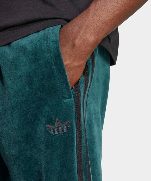 adidas（アディダス）の「SST アディカラー ベロア パンツ / アディダスオリジナルス adidas Originals（その他パンツ・メンズ・グリーン・SMALL/MEDIUM/LARGE/X-LARGE/XX-LARGE/X-SMALL/3XL）」の4枚目の写真