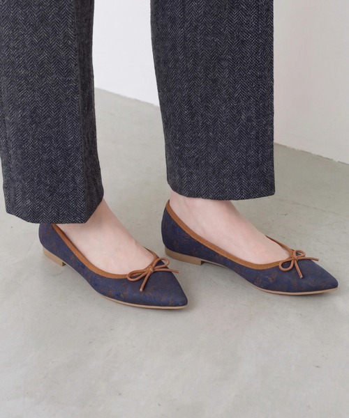 Launa lea(ラウナレア)の「【26秋冬】ポインテッドトゥバレエシューズ(B4615A)(バレエシューズ・レディース・アイボリー/ネイビー・24.0cm/23.5cm/23.0cm/22.5cm/22.0cm/25.5cm/25.0cm/24.5cm)」の1枚目の写真
