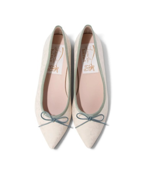 Launa lea(ラウナレア)の「【26秋冬】ポインテッドトゥバレエシューズ(B4615A)(バレエシューズ・レディース・アイボリー/ネイビー・24.0cm/23.5cm/23.0cm/22.5cm/22.0cm/25.5cm/25.0cm/24.5cm)」の2枚目の写真