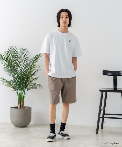 Disney(ディズニー)の「【TOY STORY/トイ・ストーリー】【限定オリジナルデザイン】半袖Tシャツ 綿100% ドロップショルダー ワンポイント バックプリント ディズニー ピクサー キャラクター クルーネック Disney ユニセックス(Tシャツ/カットソー・メンズ・ホワイト系その他/ホワイト系その他2/ブラック系その他2/ベージュ系その他・SMALL/LARGE)」の5枚目の写真