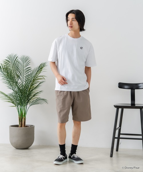 Disney(ディズニー)の「【TOY STORY/トイ・ストーリー】【限定オリジナルデザイン】半袖Tシャツ 綿100% ドロップショルダー ワンポイント バックプリント ディズニー ピクサー キャラクター クルーネック Disney ユニセックス(Tシャツ/カットソー・メンズ・ホワイト系その他/ホワイト系その他2/ブラック系その他2/ベージュ系その他・SMALL/LARGE)」の8枚目の写真