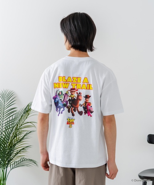 Disney(ディズニー)の「【TOY STORY/トイ・ストーリー】【限定オリジナルデザイン】半袖Tシャツ 綿100% ドロップショルダー ワンポイント バックプリント ディズニー ピクサー キャラクター クルーネック Disney ユニセックス(Tシャツ/カットソー・メンズ・ホワイト系その他/ホワイト系その他2/ブラック系その他2/ベージュ系その他・SMALL/LARGE)」の17枚目の写真